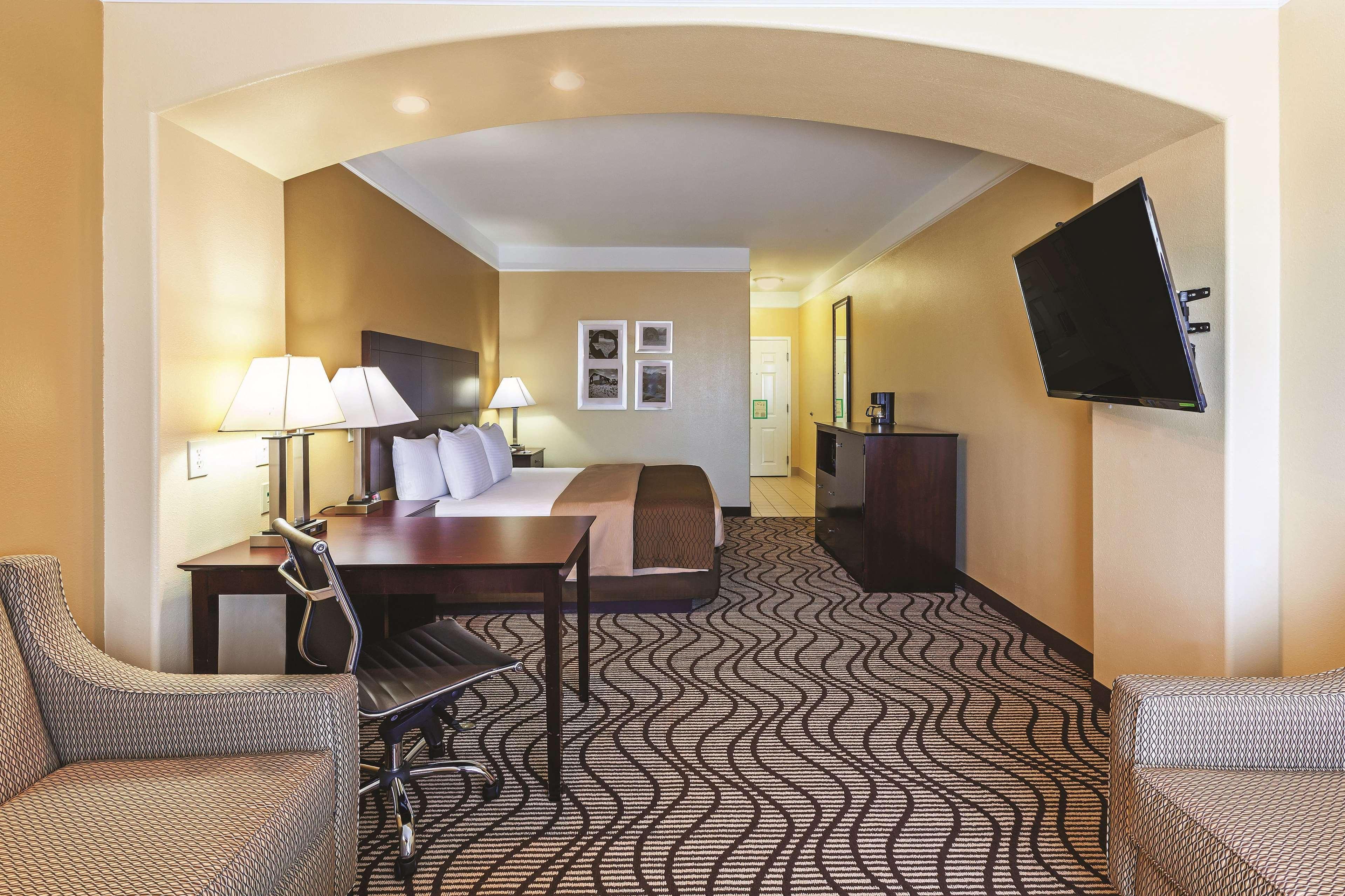 La Quinta By Wyndham Angleton Otel Dış mekan fotoğraf