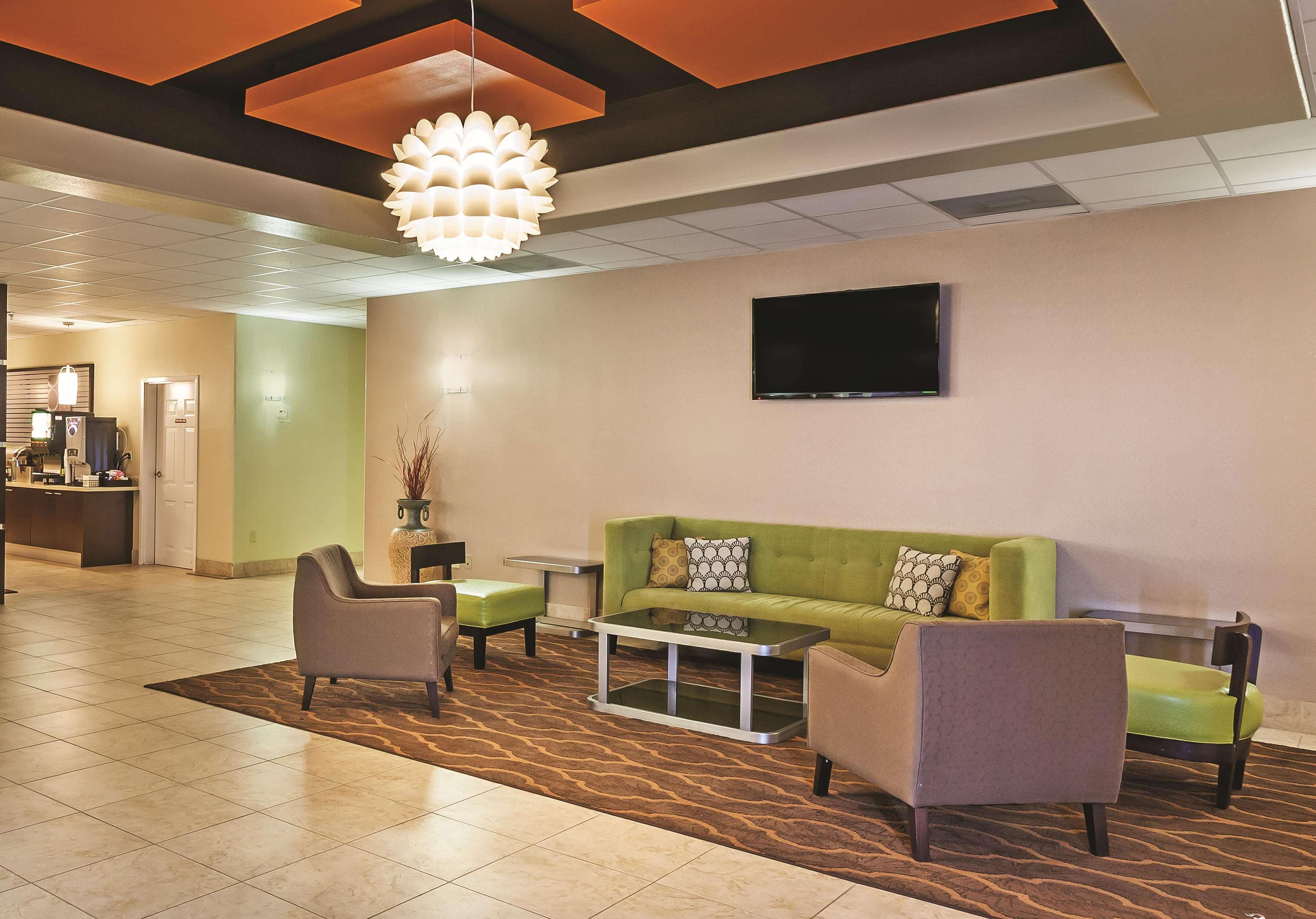 La Quinta By Wyndham Angleton Otel Dış mekan fotoğraf