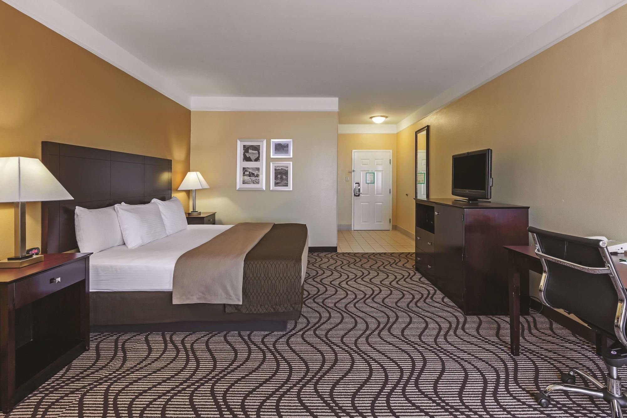 La Quinta By Wyndham Angleton Otel Dış mekan fotoğraf