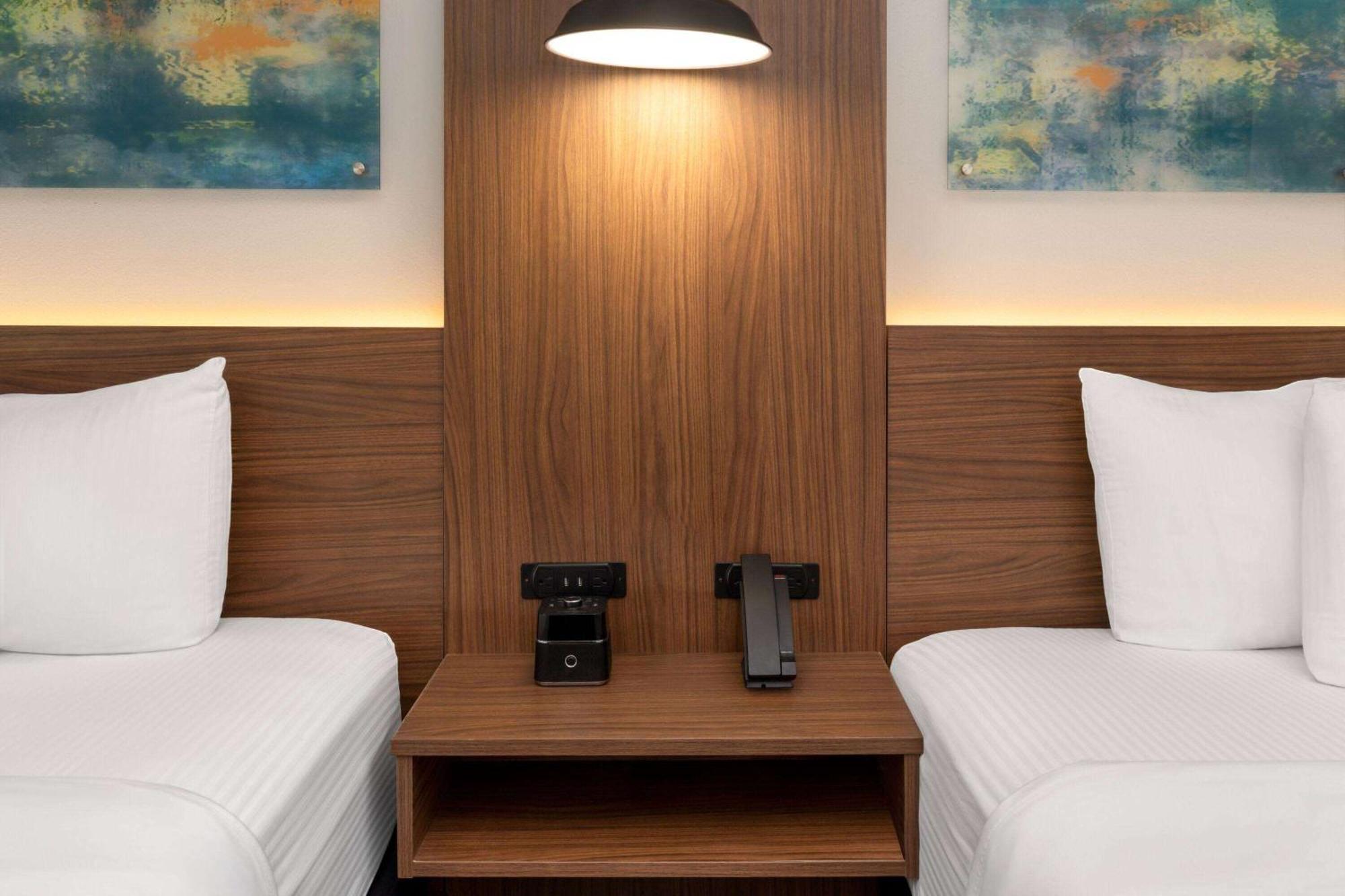 La Quinta By Wyndham Angleton Otel Dış mekan fotoğraf
