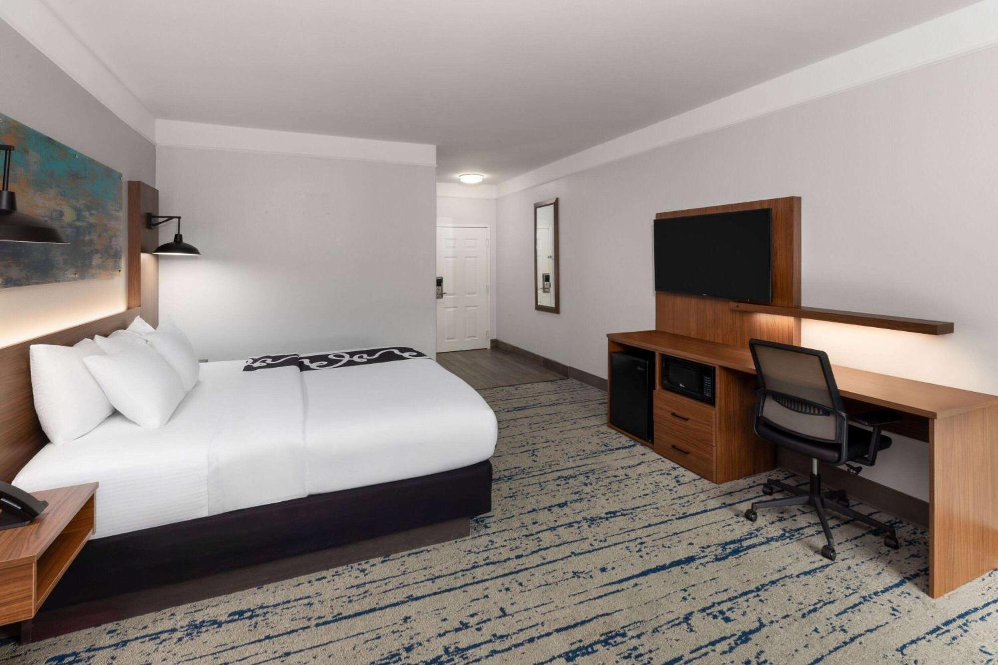La Quinta By Wyndham Angleton Otel Dış mekan fotoğraf