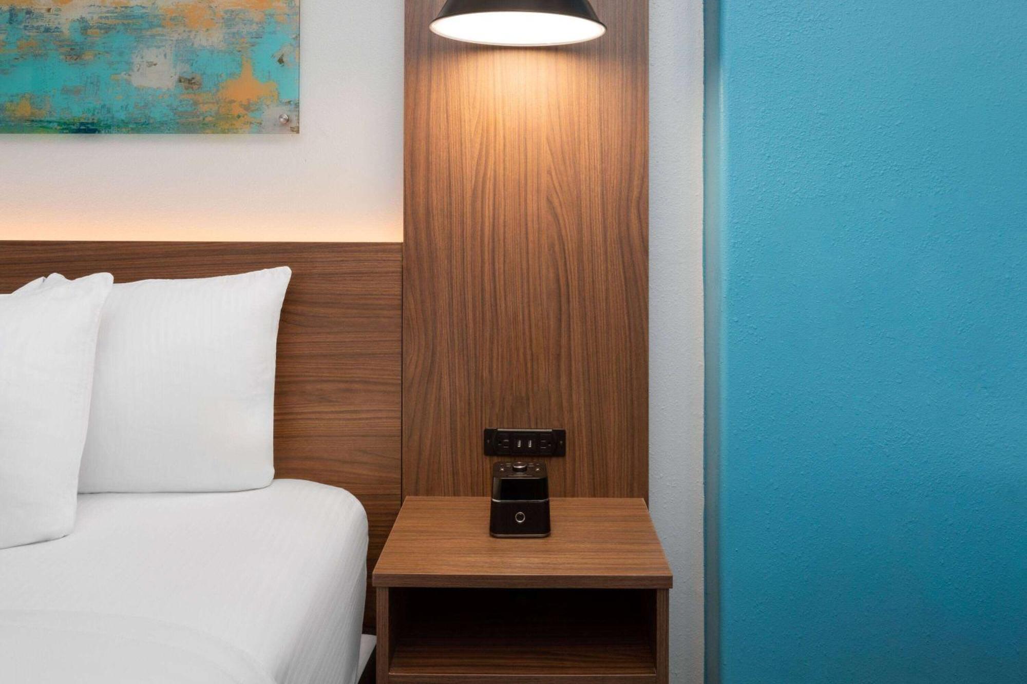 La Quinta By Wyndham Angleton Otel Dış mekan fotoğraf