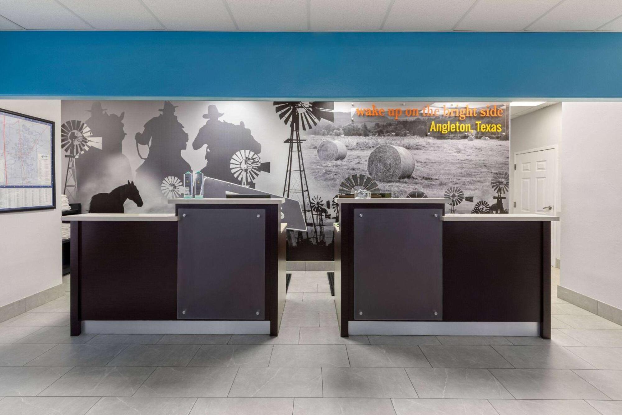 La Quinta By Wyndham Angleton Otel Dış mekan fotoğraf